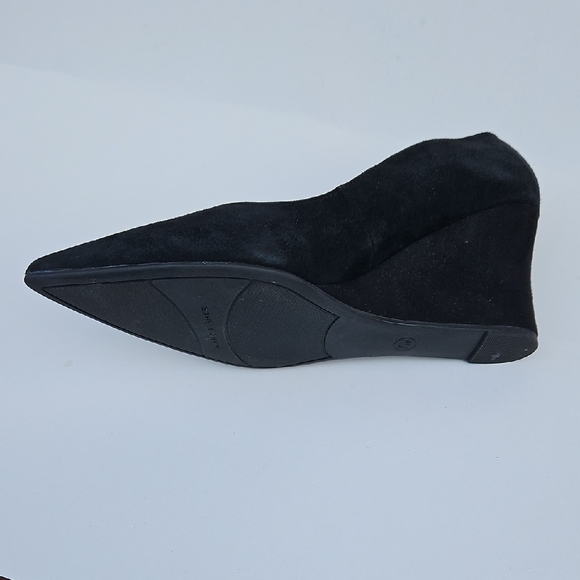 Marc Fisher Black Heels Classic Design - Picture 4 of 12